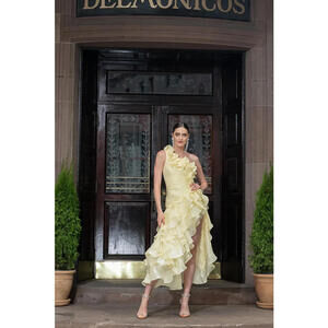 Badgley Mischka Pale Yellow Ruffled Asymmetric Evening Dress